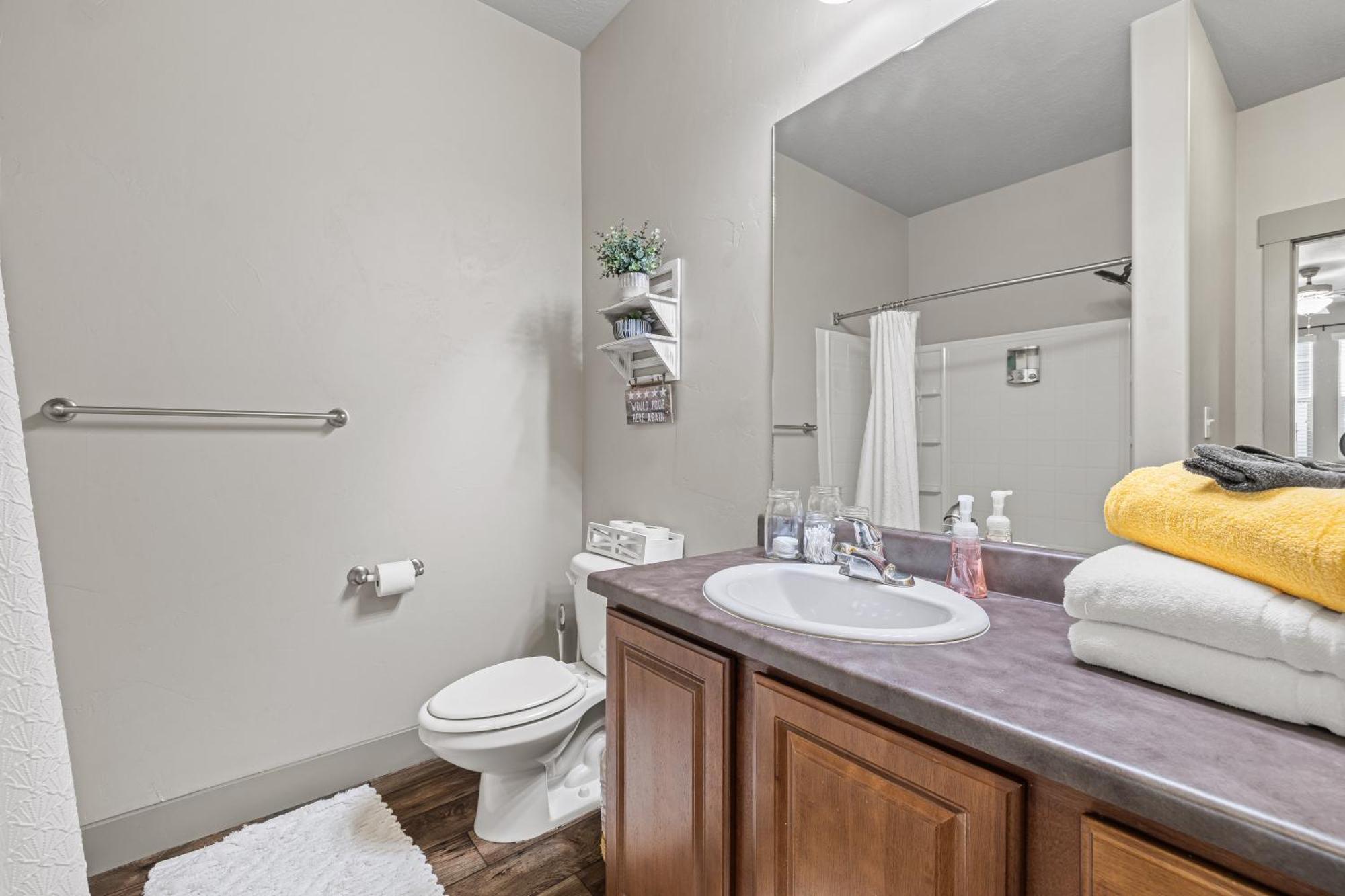Butterfly Themed Kings Apartment With Private Garage & Access To Lux Hot Tub, Bbq & Gym South Jordan Exterior foto