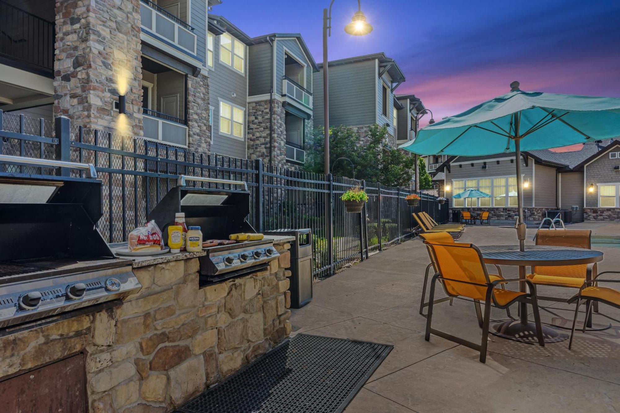 Butterfly Themed Kings Apartment With Private Garage & Access To Lux Hot Tub, Bbq & Gym South Jordan Exterior foto